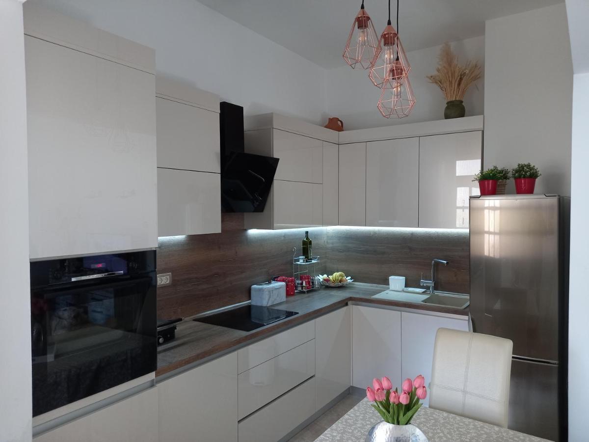 Apartman Beti Apartment โอปาติยา ภายนอก รูปภาพ